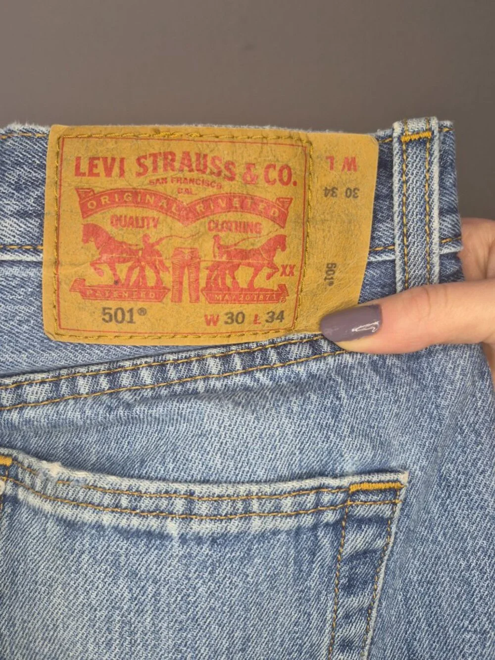 Levi's 501 Original Fit Jeans Mens 30x34 Light Wash Straight Leg Denim